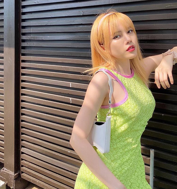 83043133_186832169078772_1572298683198415378_n Huyen My, Thieu Bao Tram dang anh sexy hinh anh 8 83043133_186832169078772_1572298683198415378_n.jpg